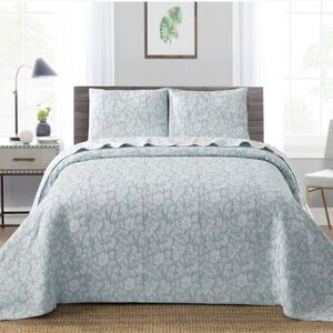 Jacquard Pastel Blue White Garden Floral Pattern King Quilt Set Farmhouse